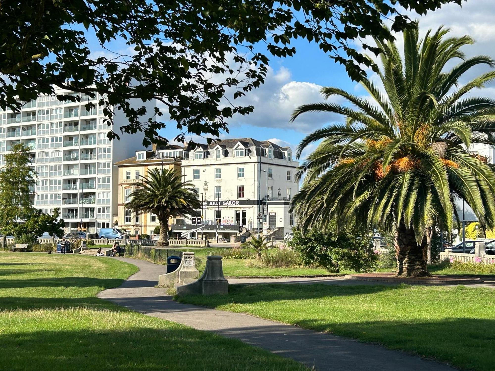 Clarence Quarters Self-Catering Guest House Portsmouth Exteriér fotografie