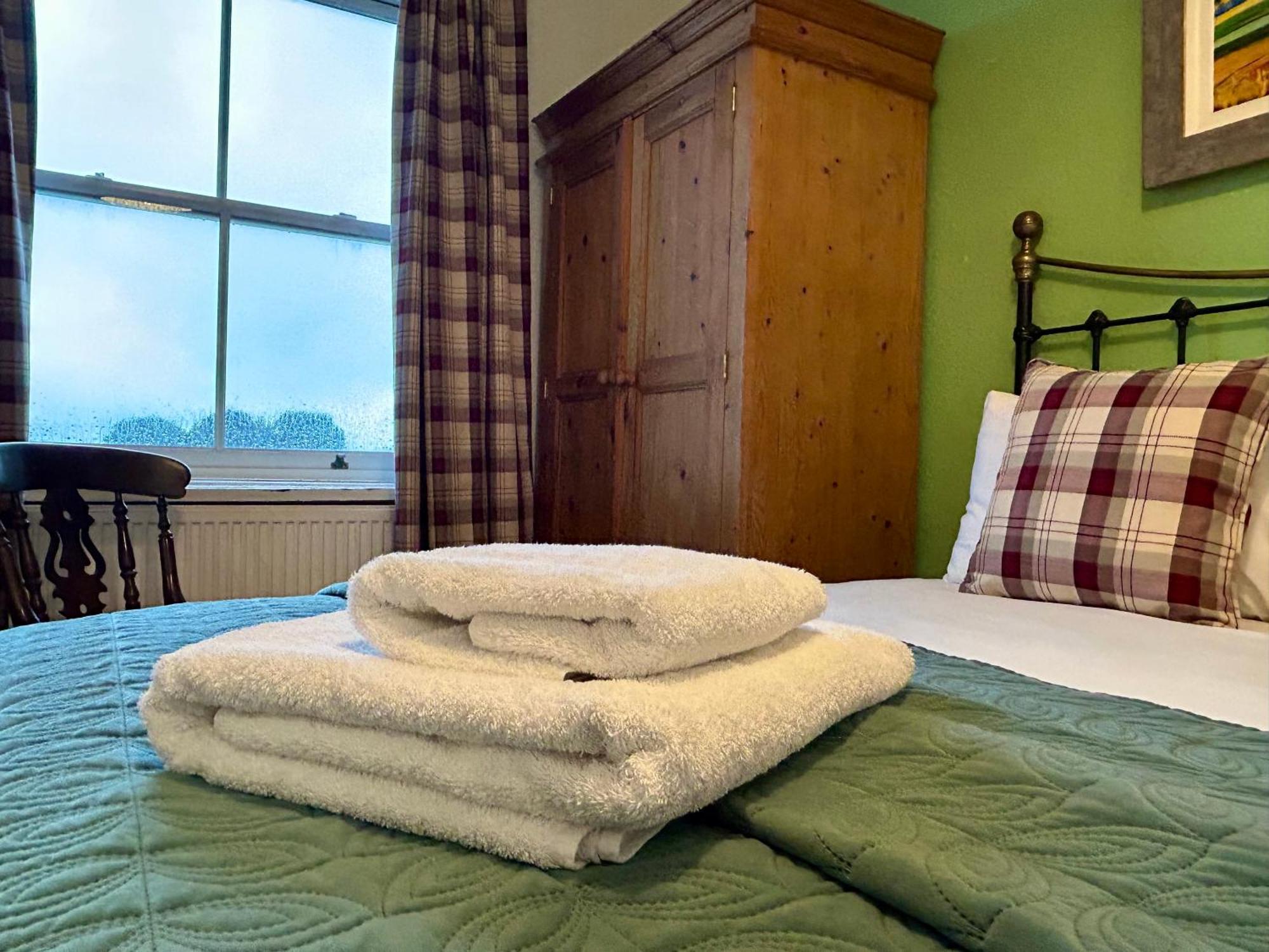 Clarence Quarters Self-Catering Guest House Portsmouth Exteriér fotografie