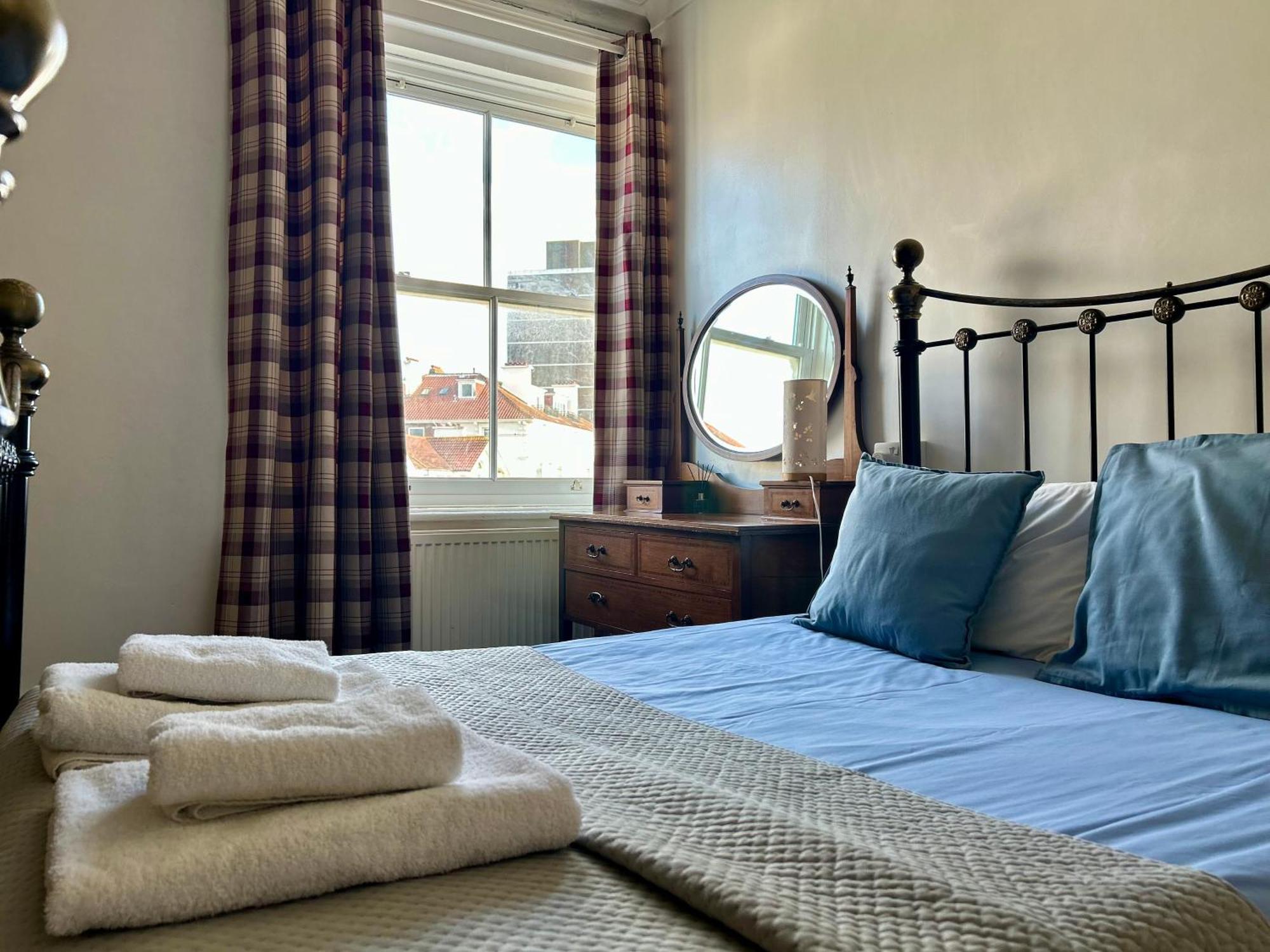 Clarence Quarters Self-Catering Guest House Portsmouth Exteriér fotografie