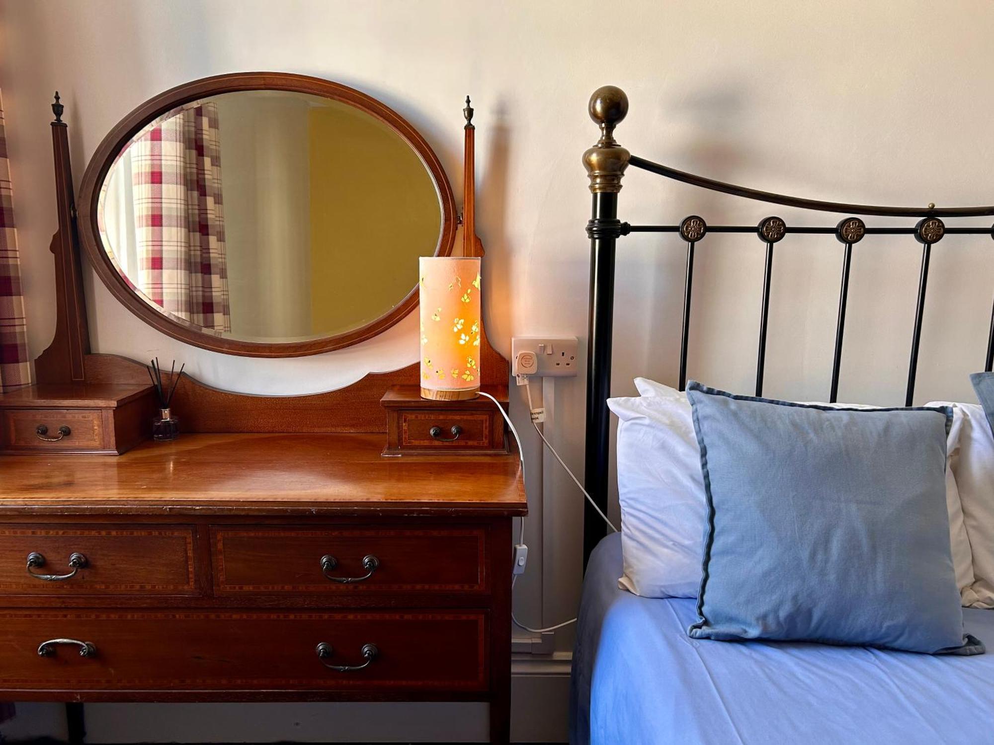 Clarence Quarters Self-Catering Guest House Portsmouth Exteriér fotografie