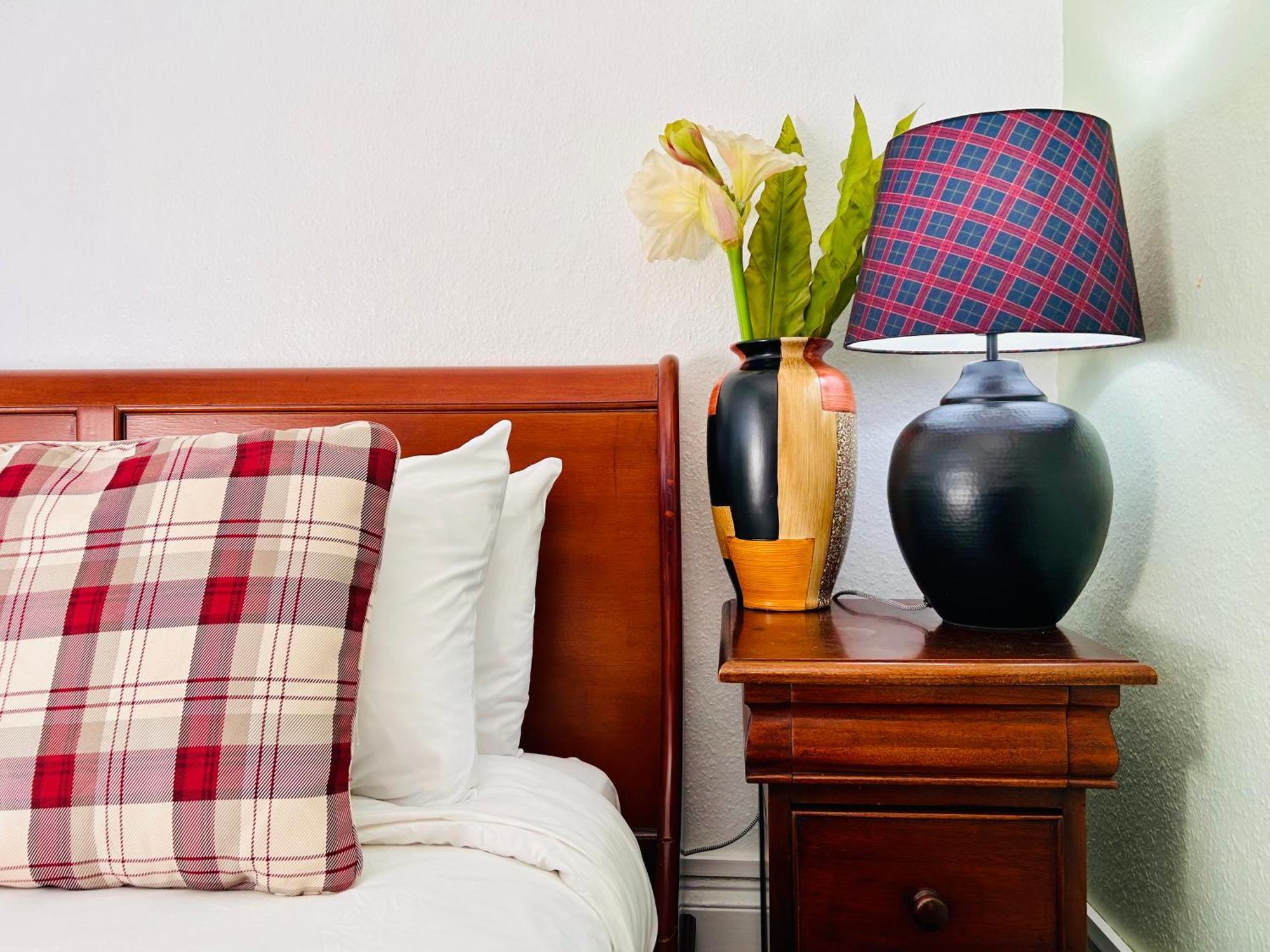 Clarence Quarters Self-Catering Guest House Portsmouth Exteriér fotografie
