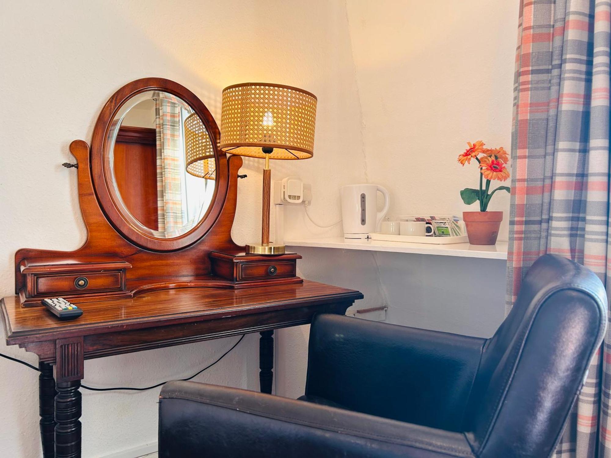 Clarence Quarters Self-Catering Guest House Portsmouth Exteriér fotografie