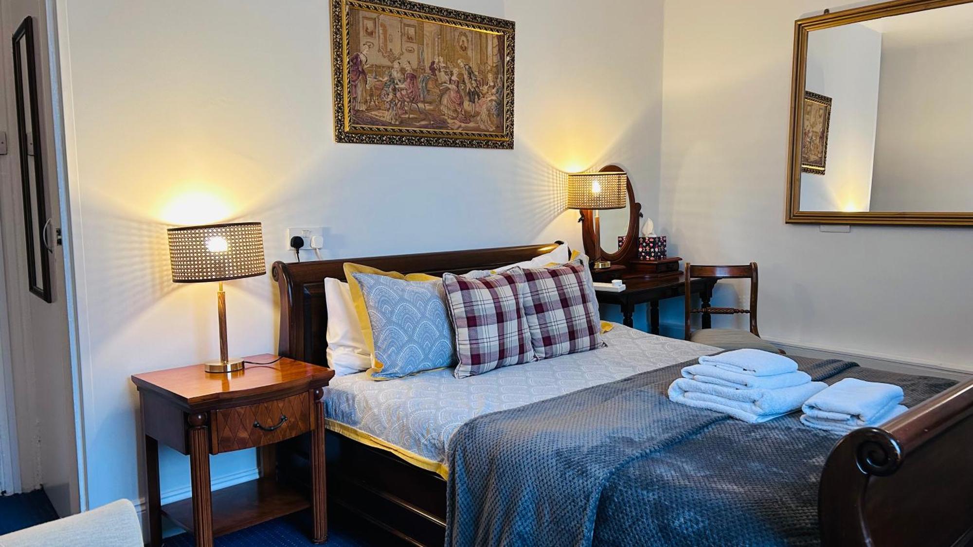 Clarence Quarters Self-Catering Guest House Portsmouth Exteriér fotografie
