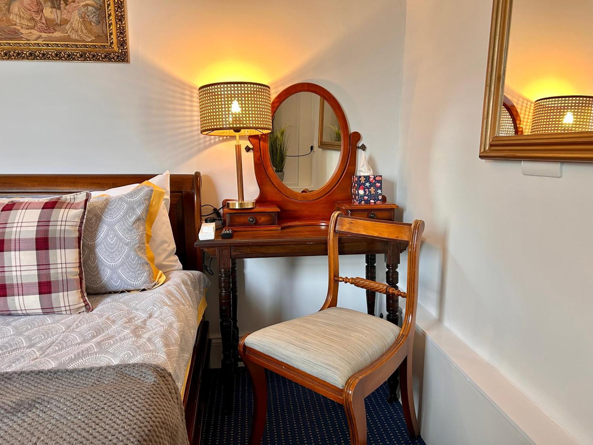 Clarence Quarters Self-Catering Guest House Portsmouth Exteriér fotografie